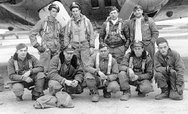 Foto "Lead Crew" der B-17 "Queen of Hearts" der 303. Bombardment Group mit dem Spitznamen "Hell's Angles", die am 10.3.1945 Schwerte bombardiert hatte