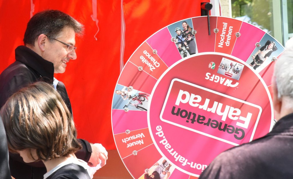Drahteselmarkt: 1100 Euro für den guten Zweck