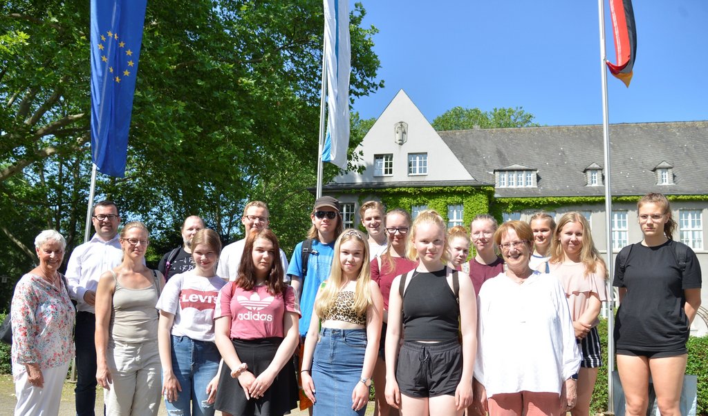 Besuch aus der Partnerstadt Leppävirta: Vom Bürgersaal ins Elsebad