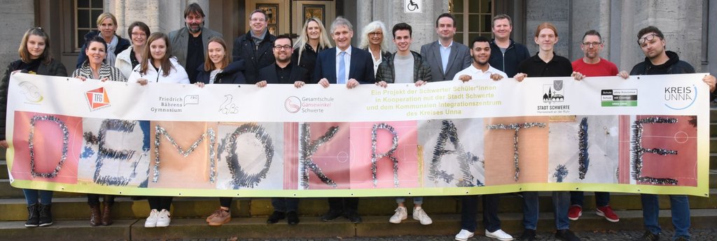 Ein Banner für die Demokratie