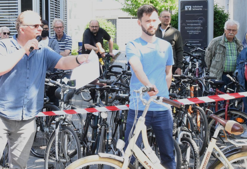 Drahteselmarkt: 1100 Euro für den guten Zweck