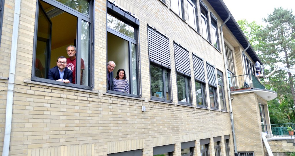 Lenningskampschule: 110 neue Fenster eingebaut