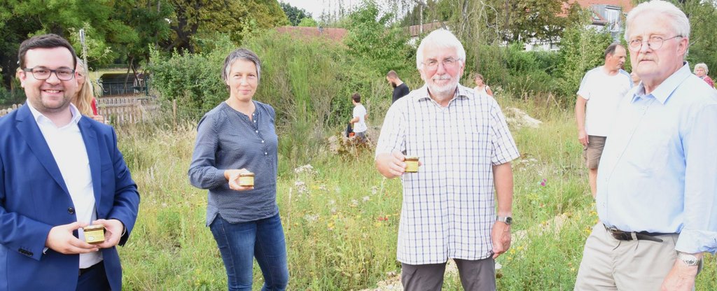 Ökologisch wertvoll: Bürgermeister eröffnet Naturgarten der AGON