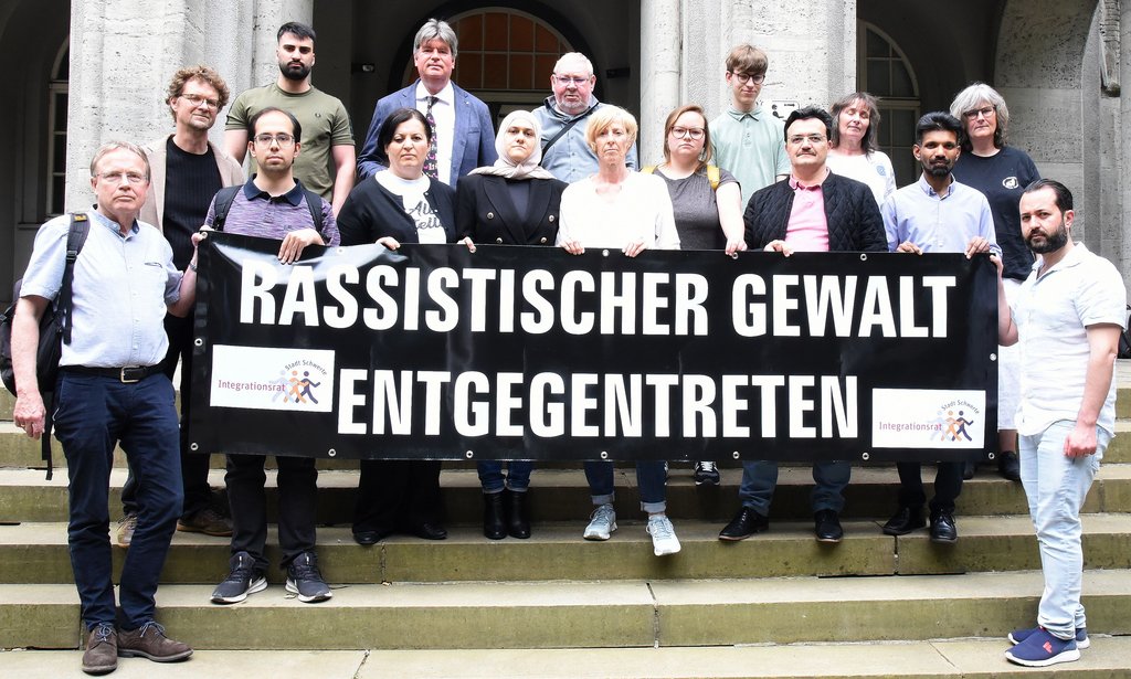 Integrationsrat und Bündnis gegen Rechts gedenken der Opfer des Brandanschlags in Solingen