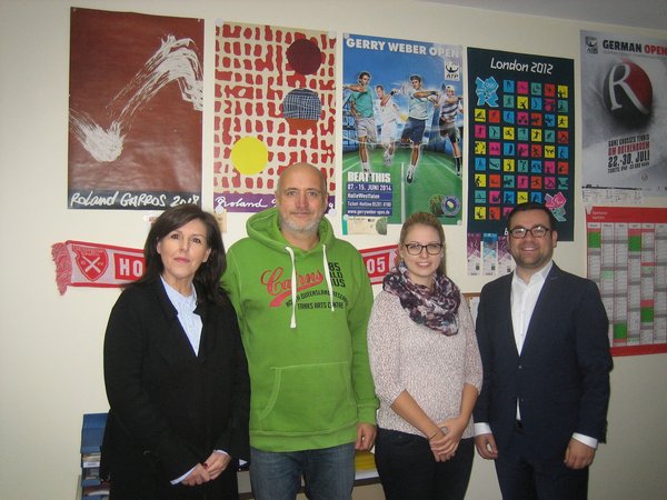 (v.l.) Gabriele Stange, Volker Eilts, Julia Ketels und Bürgermeister Dimitrios Axourgos