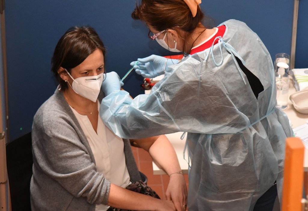Impfstart im Bürgersaal des Rathauses verlief reibungslos