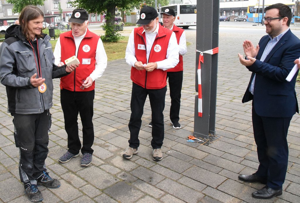 Bürgermeister weiht Mahnmal am Schwerter Bahnhof ein