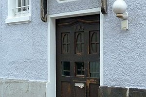 Robert-Koch-Straße 15, Tür