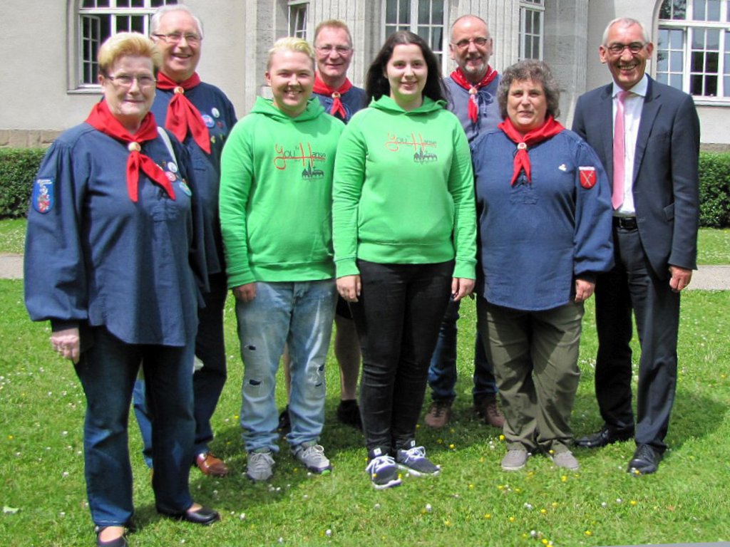 Bürgermeister Heinrich Böckelühr verabschiedet Hanseverein in Richtung Kampen Foto