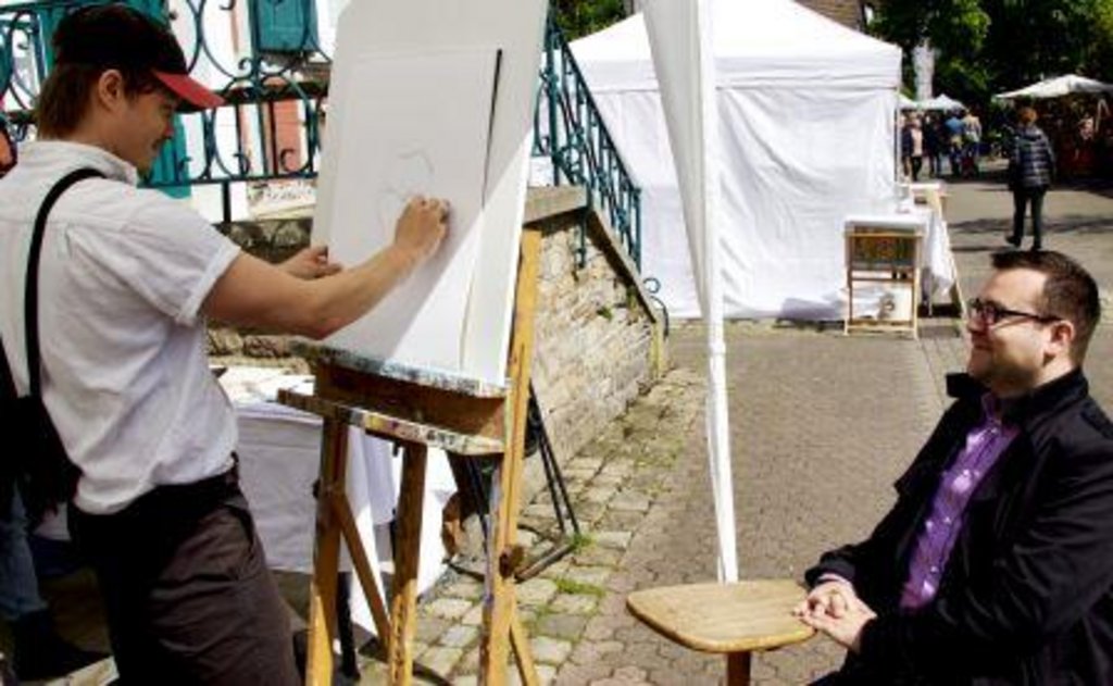 Bürgermeister Dimitrios Axourgos eröffnete die Kunstmeile