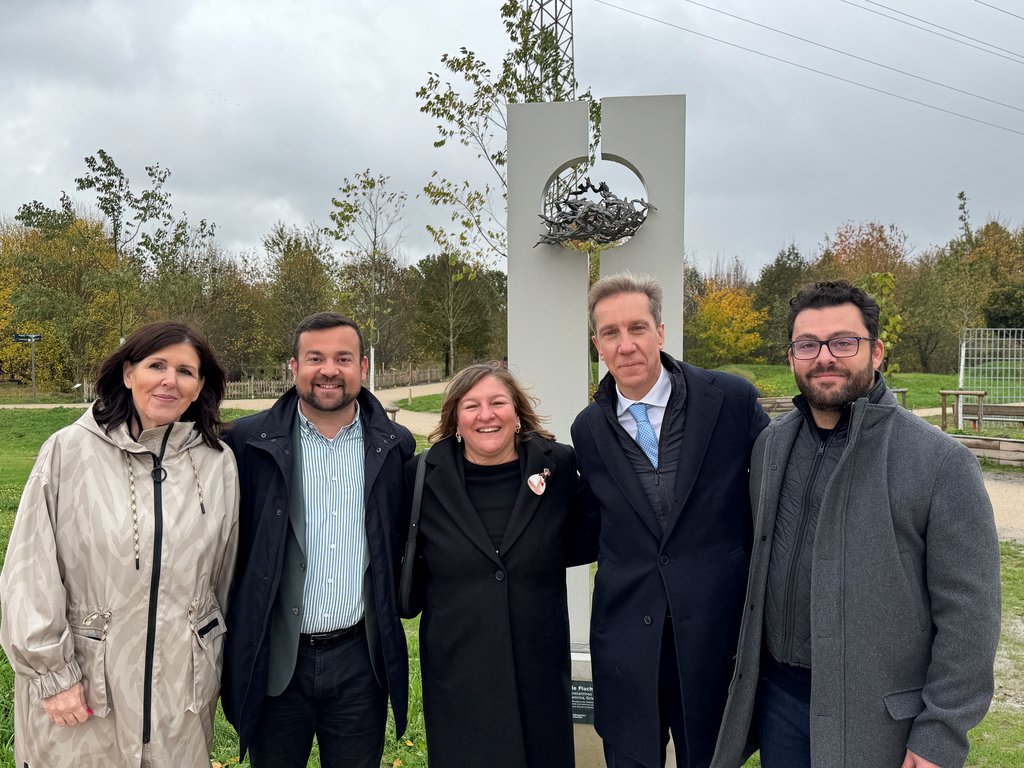 Bürgermeister empfängt griechischen Botschafter und Generalkonsulin im Rathaus