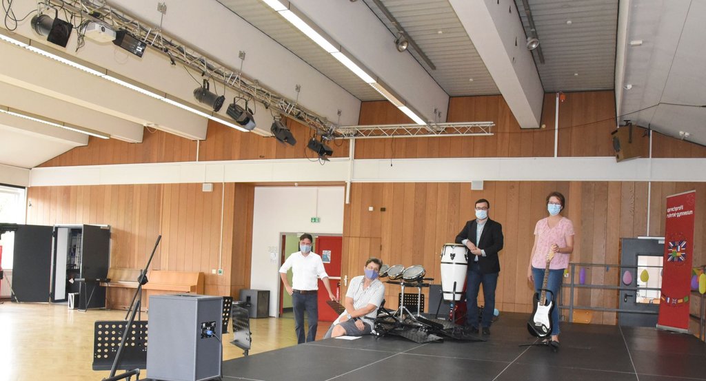 Sanierung der RTG-Aula bringt Schulleitung zum Strahlen