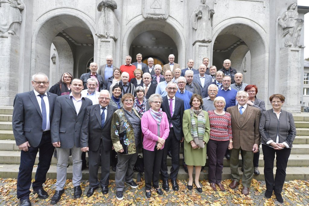 Ehemaligentreffen im Rathaus Foto