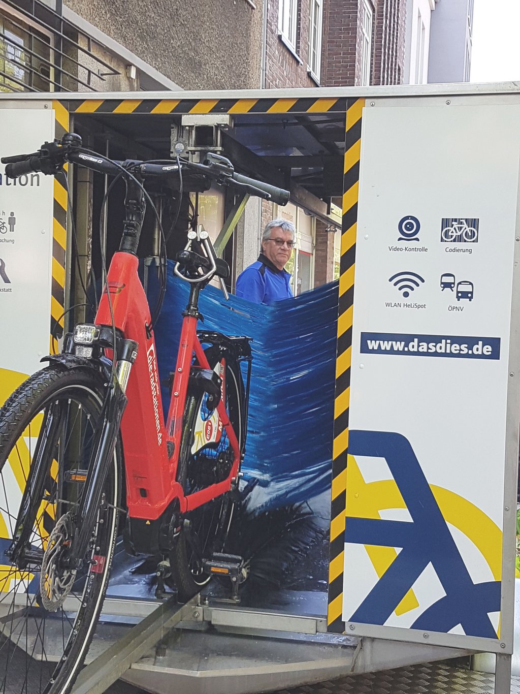 Drahteselmarkt: 1100 Euro für den guten Zweck