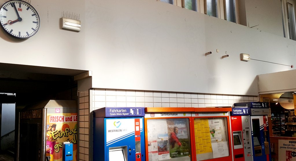 Elektronische Informationen kehren in den Bahnhof zurück