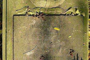 Grabmal im Stadtpark