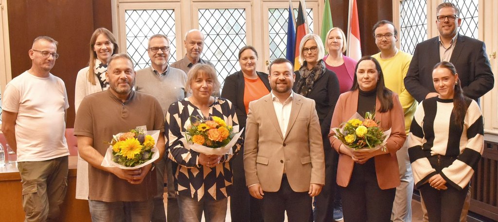 Bürgermeister überreicht Urkunden für verdiente Jubilar*innen