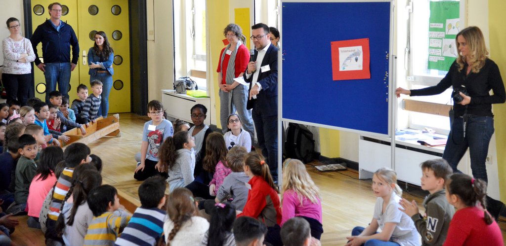 Schülerhaushalt: Pogo Sticks für die Friedrich-Kayser-Schule