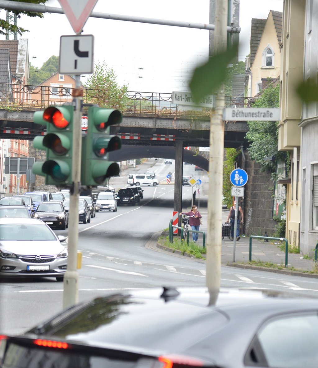 Stadtverwaltung sieht Pläne zum Umbau der B236 kritisch